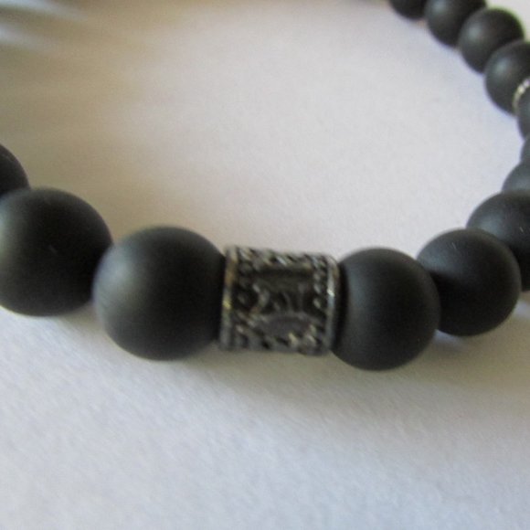 Hematite Beads and Skull Stretch Bracelet Unisex - Picture 3 of 4